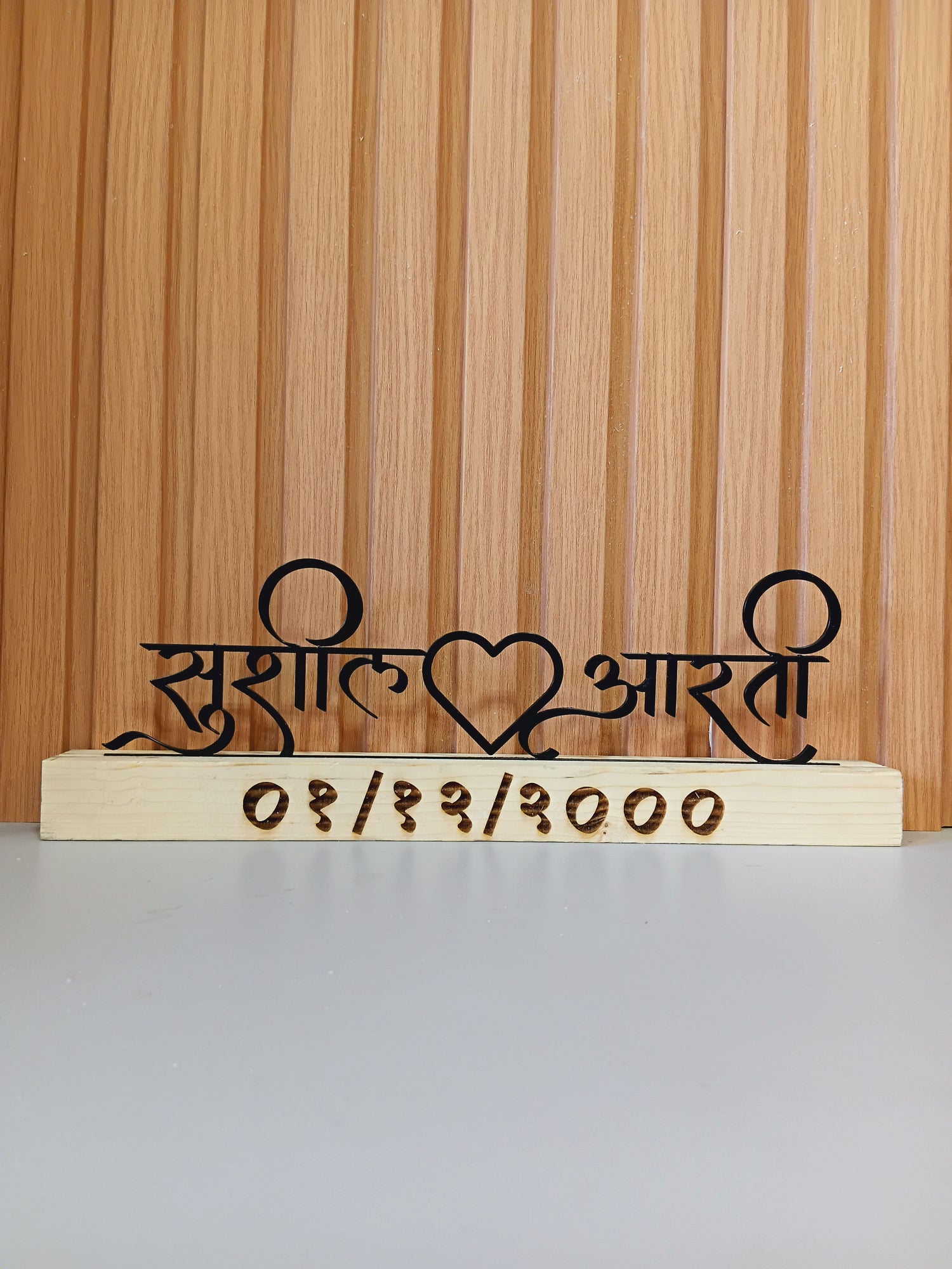 Metal & pine wood stands🍁