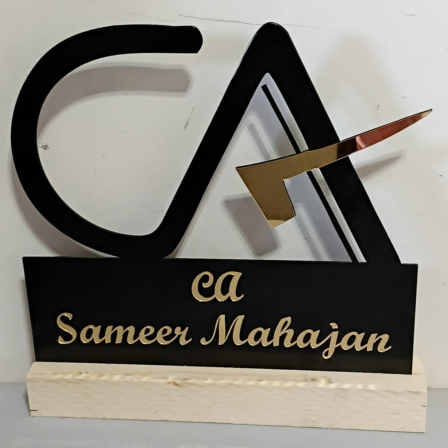 CA Metal Stand with pine wood base ✅